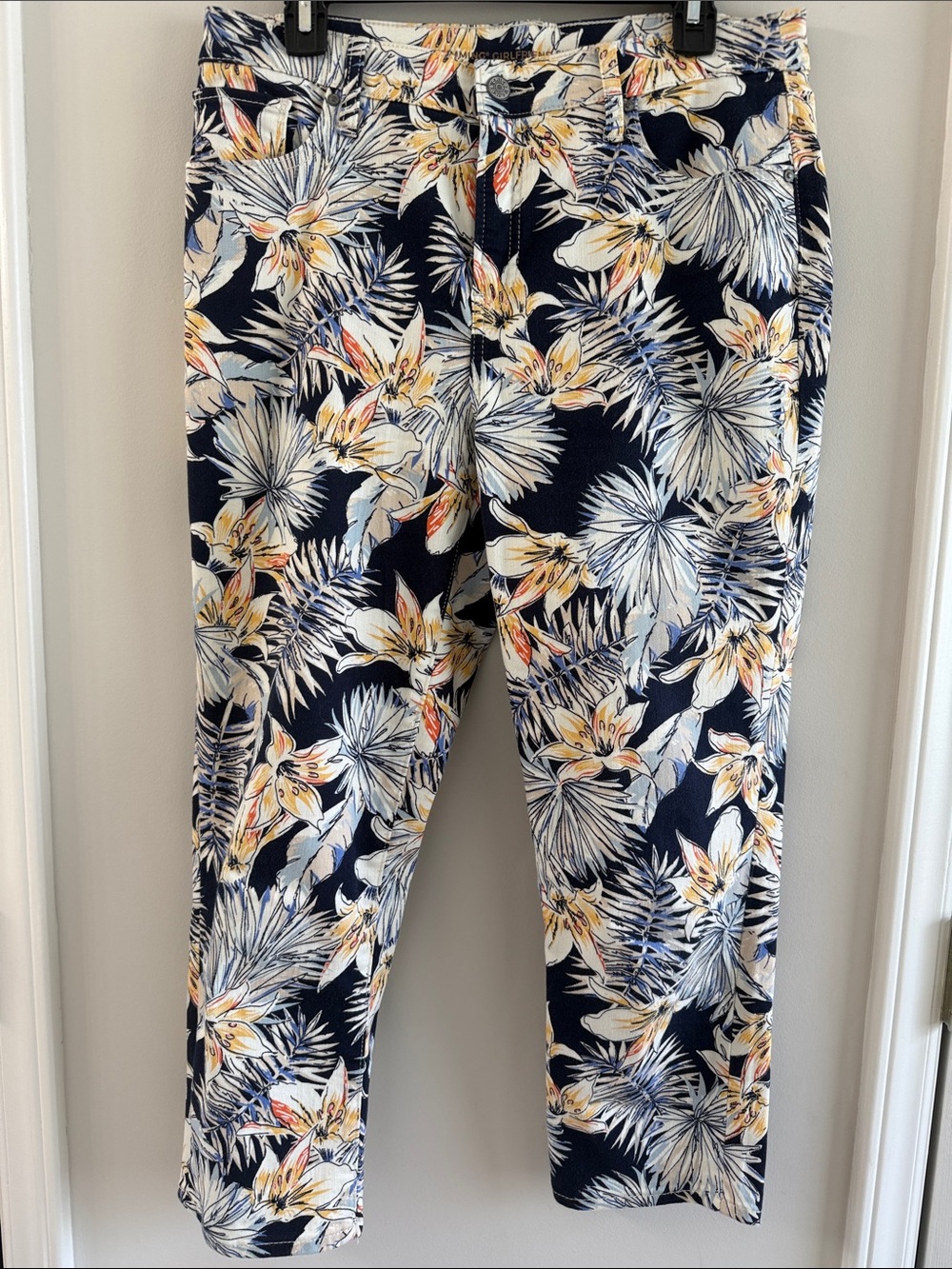 Chico's Navy Floral Cropped Pants